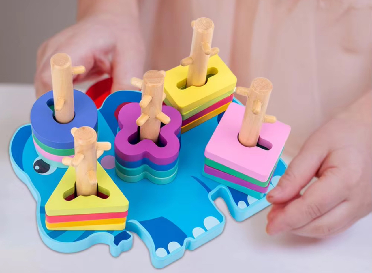 Dřevěná vzdělávací skládačka- třídič tvarů, Slon