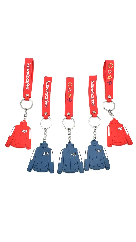 Squid Game, Hra na oliheň- Přívěšek Červená uniforma 456