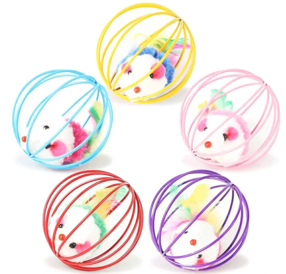 Plyšová myš pro kočku v kulaté barevné kleci