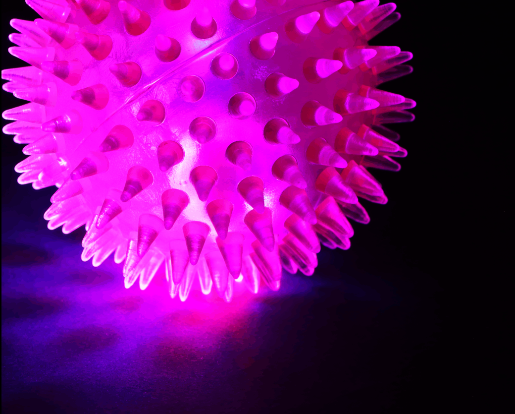Spiky Ball, blikající a pískající míček