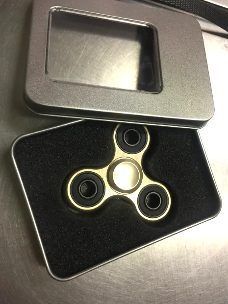 Fidget Spinner kovový zlatý- poškozený obal
