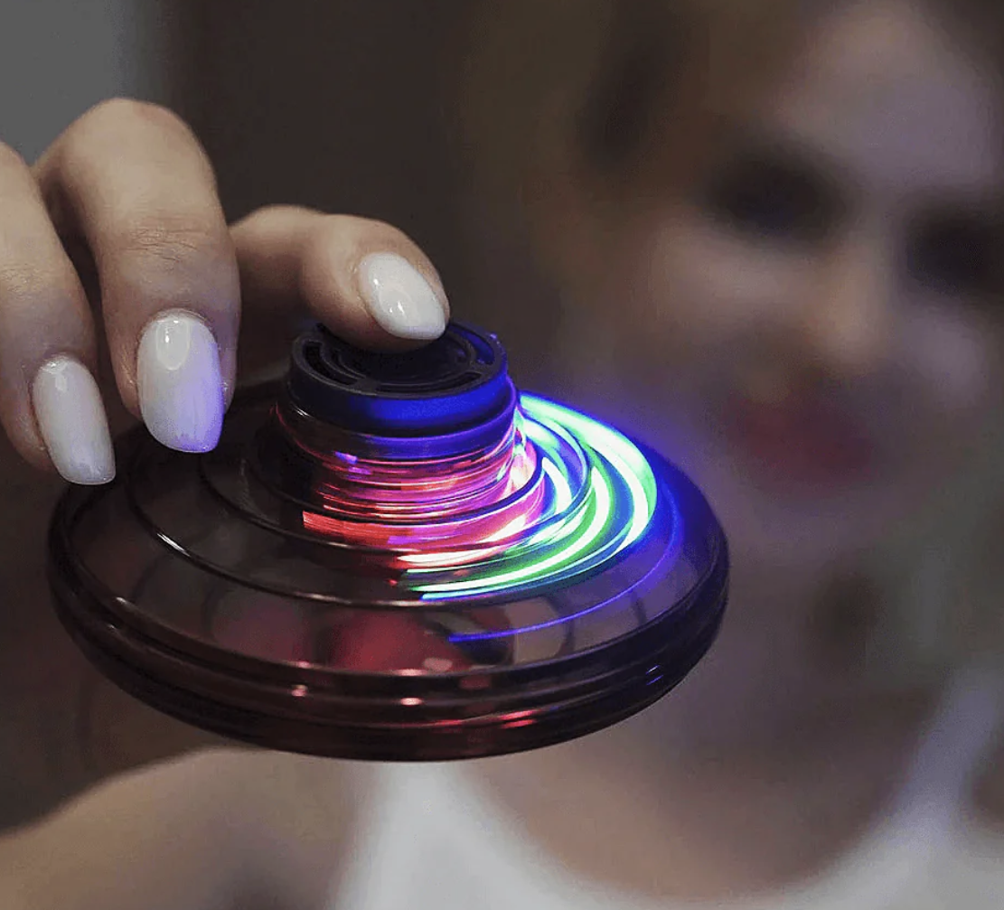 Indukční létající míček PTW – 360° rotující LED UFO spinner (USB nabíjení) zlatý 