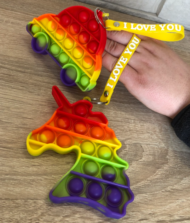 Pop It klíčenka Rainbow Autíčko