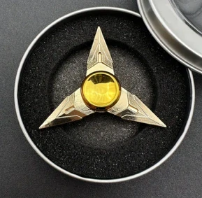 Fidget spinner 3hlavá hvězdice zlatá