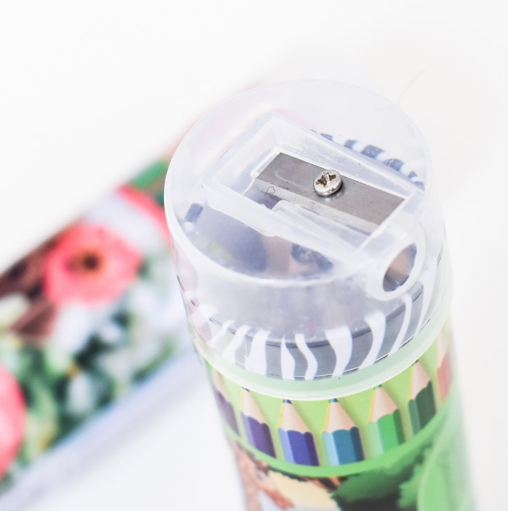 Mini pastelky s ořezávátkem 12 ks