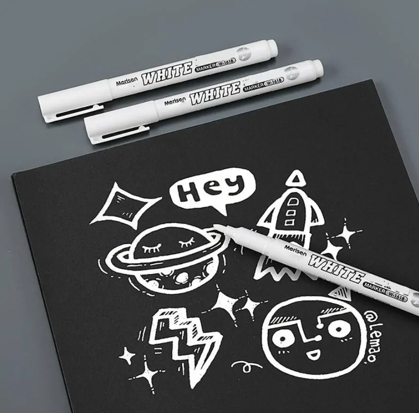 Bílý fix permanentní