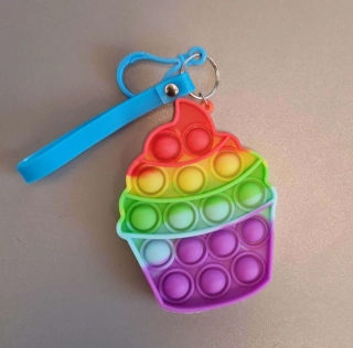 Pop It- klíčenka s poutkem Rainbow Cupcake