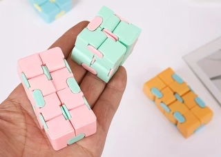 Infinity Cube, Nekonečná mini kostka pastelová růžová