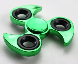 Fidget Spinner metalický zelený Ninja Shuriken