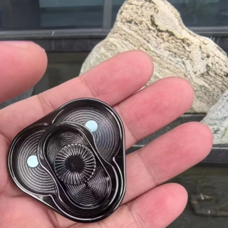 Magnetický fidget, Triangl černý
